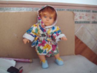 Muñeco Baby Feber con albornoz original