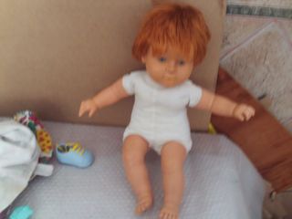 Muñeco Baby Feber con albornoz original