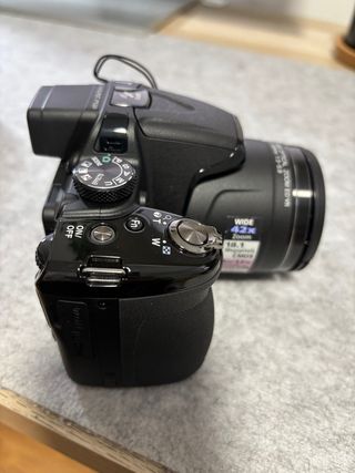 Cámara Nikon Coolpix P520 + 2 Baterías