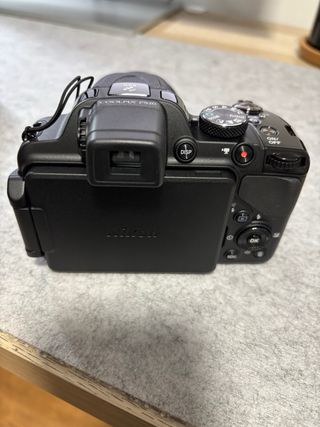 Cámara Nikon Coolpix P520 + 2 Baterías