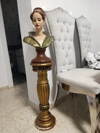 Marco decorativo dorado estilo barroco reliquias