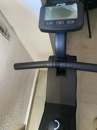 Máquina remo ergometro para casa. Newton fitness.