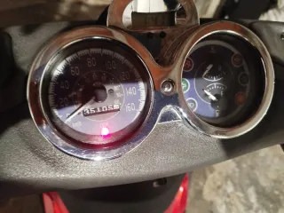 Piaggio Beverly 125 Scooter Roja