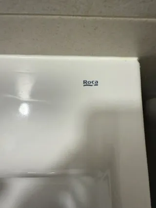 Lavabo Roca con grifo nuevo
