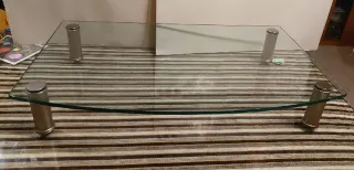 Repisa de cristal para TV.