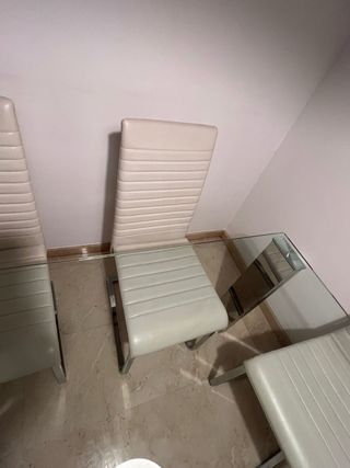 Mesa cristal y 6 sillas salón