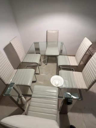 Mesa cristal y 6 sillas salón