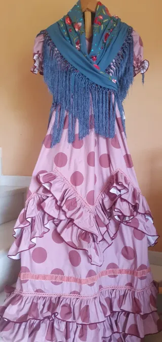 Traje de flamenca rosa lunares