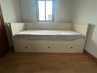 Diván IKEA blanco + 2 colchones