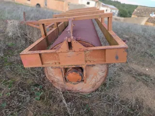 Rulo agrícola 4 metros liso con ruedas.
