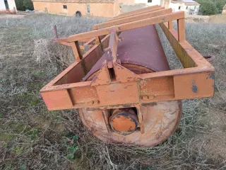 Rulo agrícola 4 metros liso con ruedas.