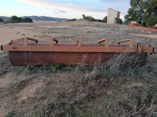 Rulo agrícola 4 metros liso con ruedas.