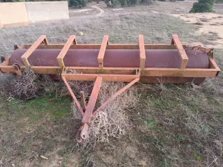 Rulo agrícola 4 metros liso con ruedas.