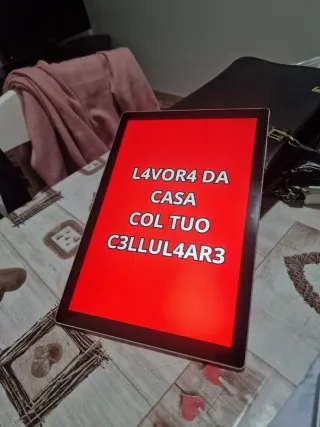 LAVORO DA CASA COL CELLULARE