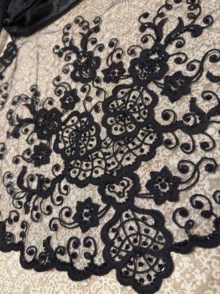 Mantilla y delantal novia alicantina