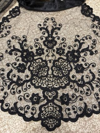 Mantilla y delantal novia alicantina