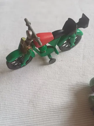 Airgam Boys Soldado con Moto