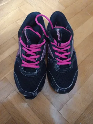 Zapatillas Reebok Negras y Rosas