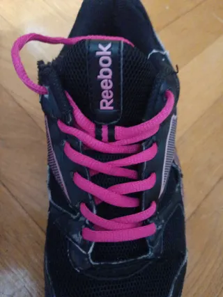 Zapatillas Reebok Negras y Rosas