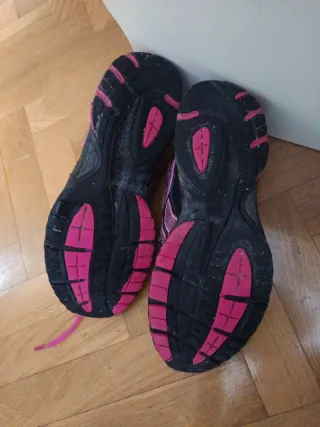 Zapatillas Reebok Negras y Rosas