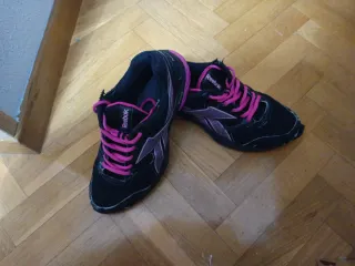 Zapatillas Reebok Negras y Rosas