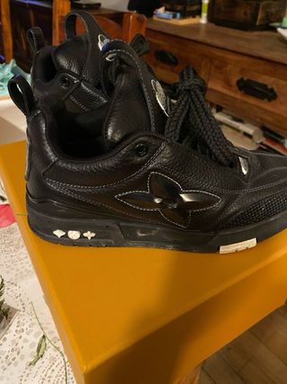 Scarpe Louis Vuitton Skate nere con scatola