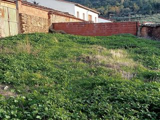 Solar Cáceres 456 m² con agua y energía eléctrica