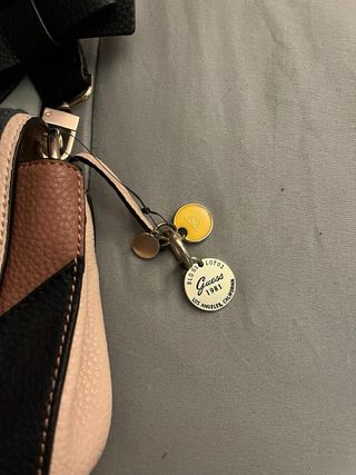 Bolso Guess Multicolor con Adornos