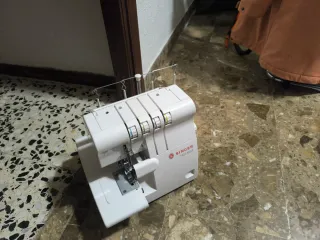 Remalladora Singer 14SH654