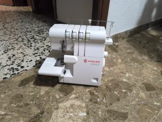 Remalladora Singer 14SH654
