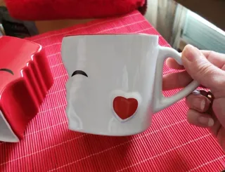 Tazas de cerámica beso corazón