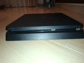 Vendo PlayStation 4 Slim en buen estado