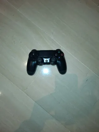 Vendo PlayStation 4 Slim en buen estado