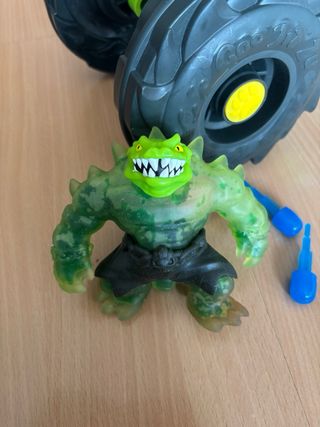 Coche Go Jit Zu Tiburón