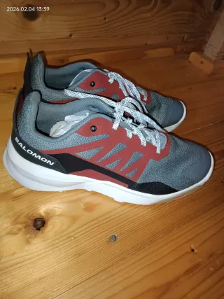 Tenis Salomon Talla 40 Nuevos,sin caja.