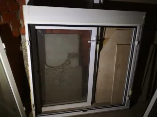 Ventana aluminio blanca