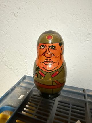 Matrioska militar pintada a mano