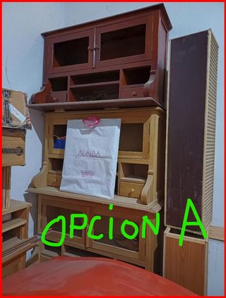 Scrivania in legno con vetrina