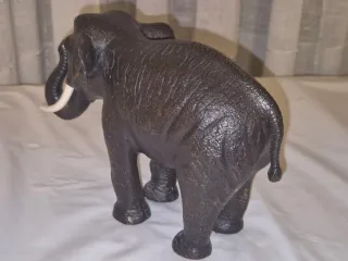 Elefante de Bronce