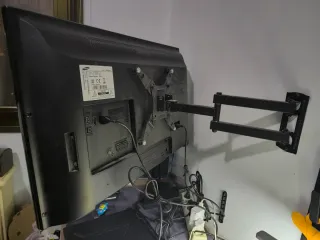 Televisor Samsung 32 HD Ready HDMI + Soporte