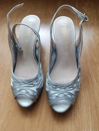 Zapatos de fiesta plateados talla 38