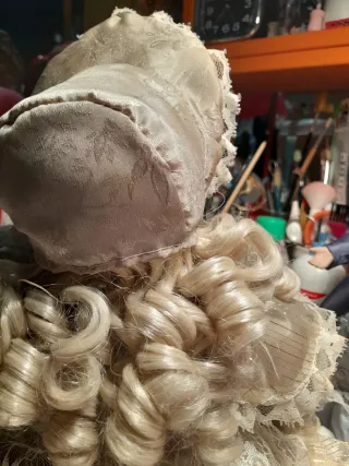 Bambola porcellana vintage con abito pizzo