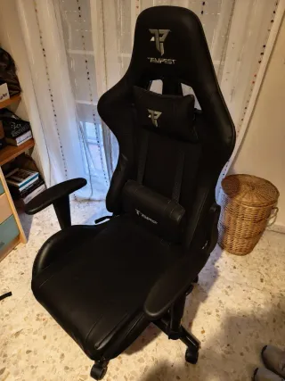 Silla Gamer Tempest Negra con cojines