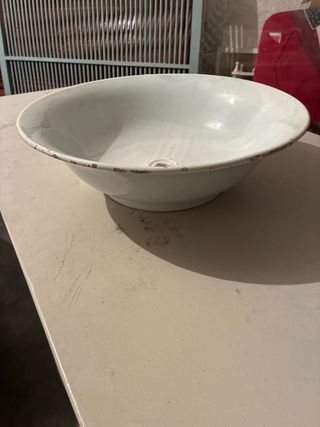 Lavabo antiguo de porcelana