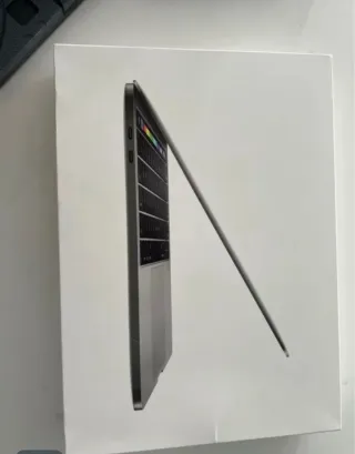 MacBook Pro Touch Bar i5