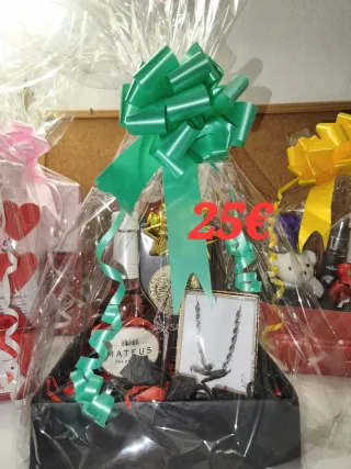 Cesta regalo perfume y joya