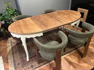 Mesa de comedor ovalada estilo inglés