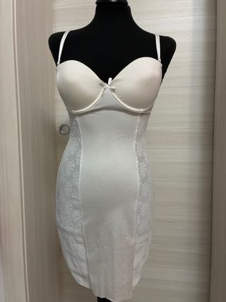 Sottoveste bianca con pizzo