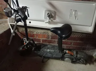 2 Patinetes Eléctricos (Ecoxtrem 60km y Ducati25km