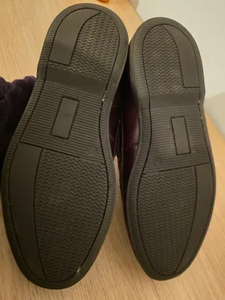 Sapatos de vela castanhos